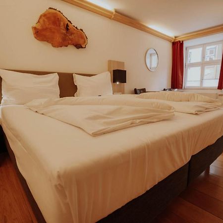 Hotel Gasthaus Zur Sonne Dinkelsbuhl Bagian luar foto
