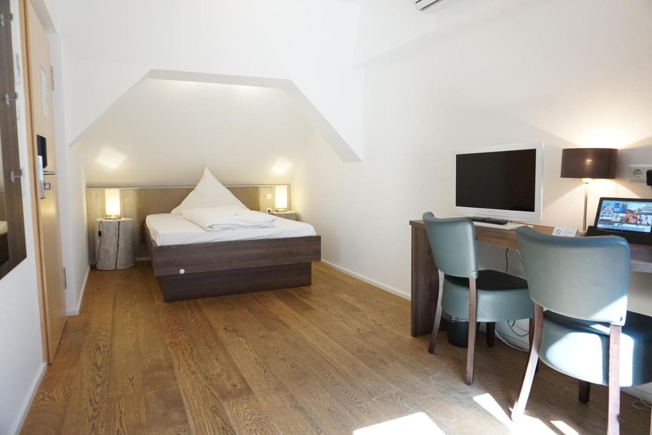 Hotel Gasthaus Zur Sonne Dinkelsbuhl Bagian luar foto