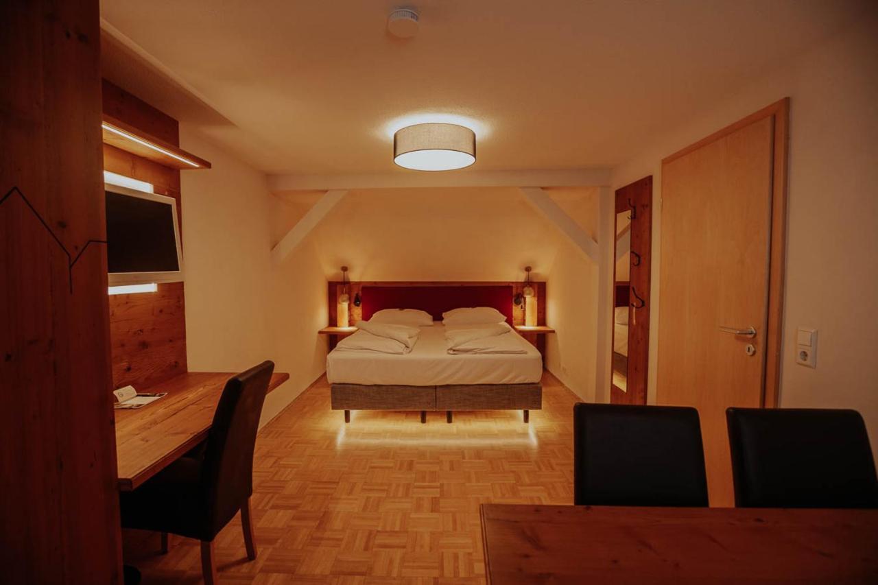 Hotel Gasthaus Zur Sonne Dinkelsbuhl Bagian luar foto